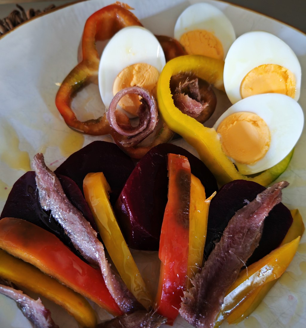 INSALATA AD BIDRAV, PÜVRON E&nbsp;INCIUD